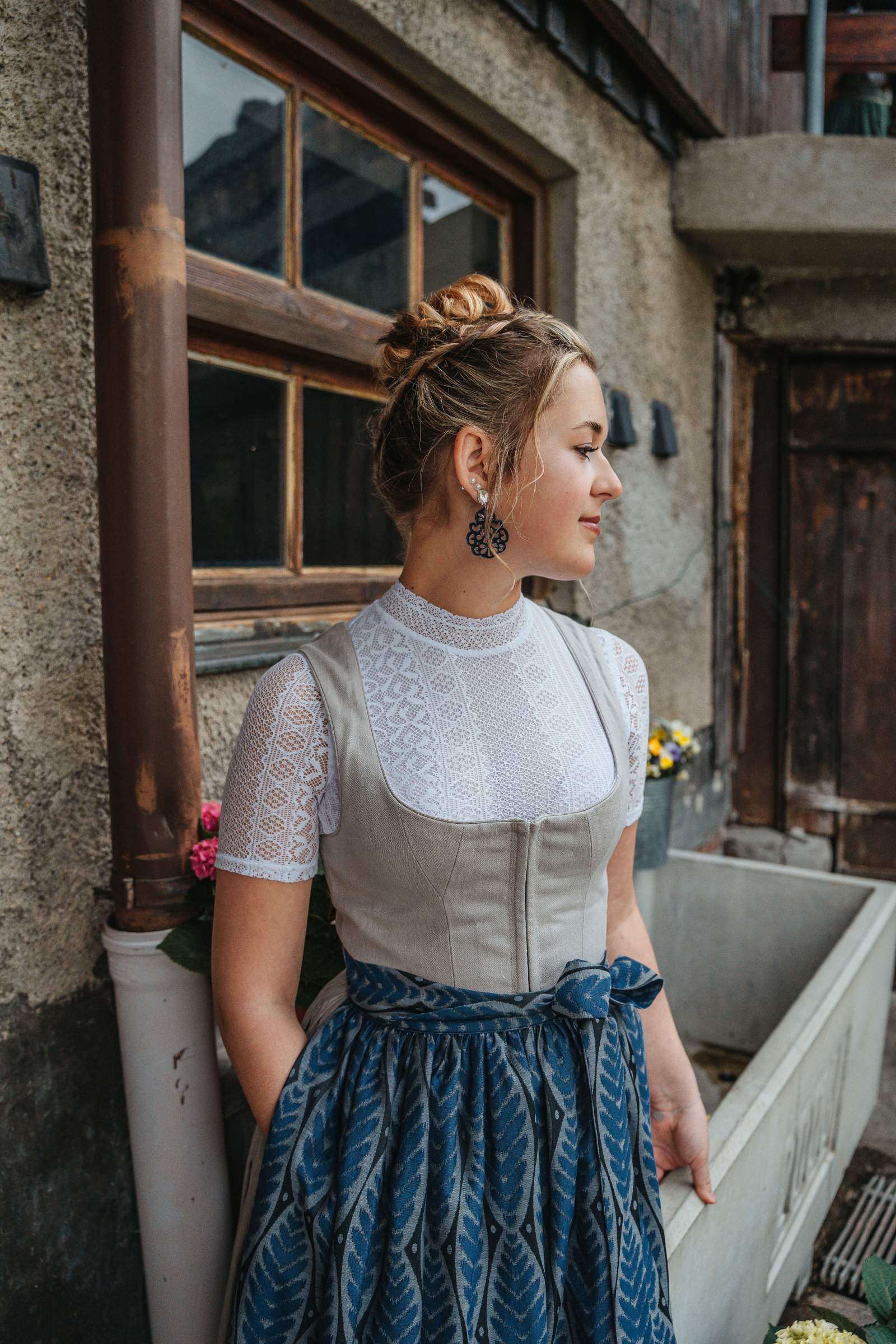 Dirndl Lisa Taupe - Wallnigg - 81.691218 Dirndl Lisa Taupe - Wallnigg - 81.691218