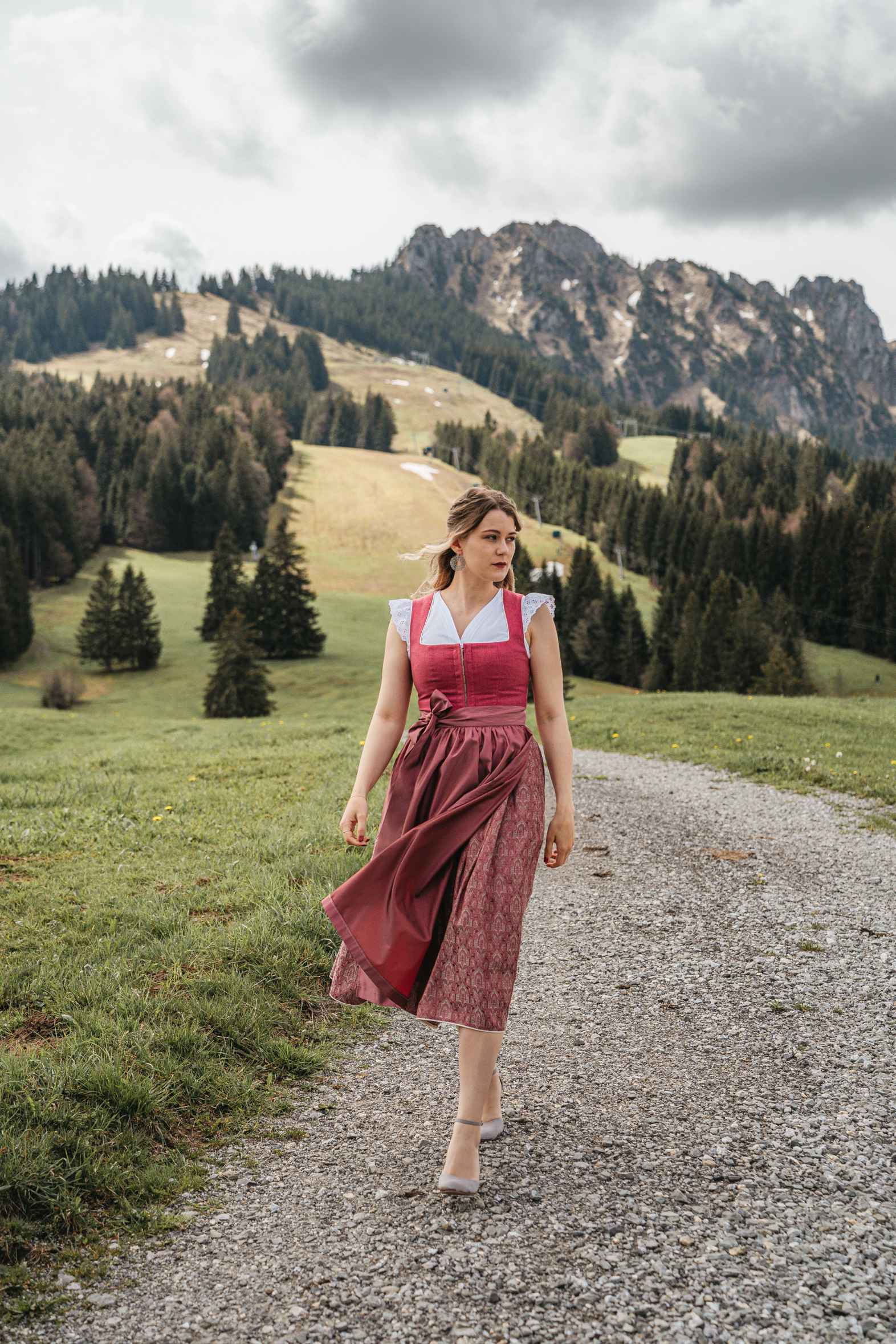 Dirndl Wiesn Pink - Kinga Mathe - 21.680911 Dirndl Wiesn Pink - Kinga Mathe - 21.680911
