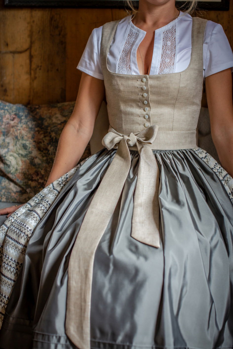 Dirndl Magdalena Beige - Bella Susi - 91.689761 Dirndl Magdalena Beige - Bella Susi - 91.689761
