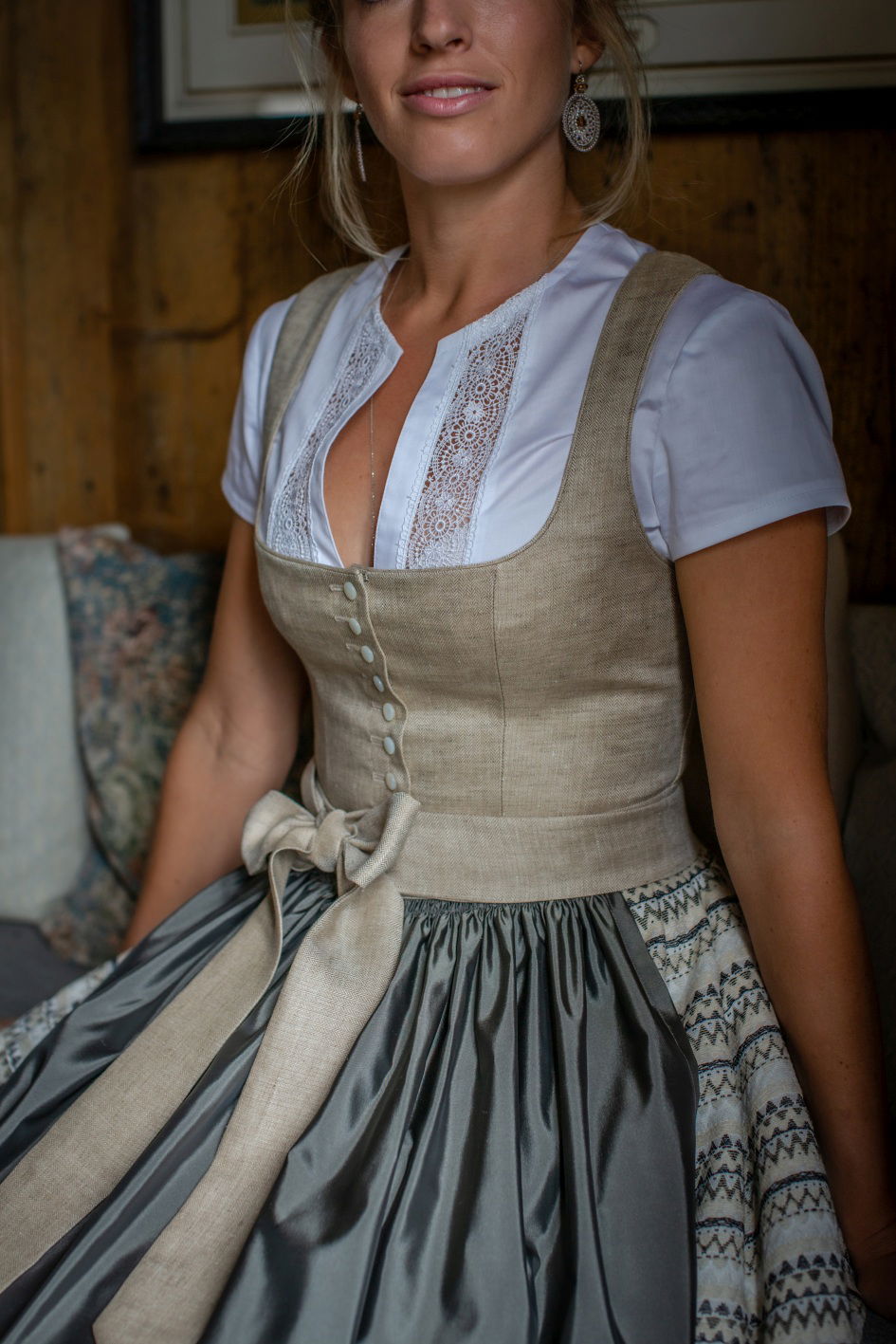 Dirndl Magdalena Beige - Bella Susi - 91.689761 Dirndl Magdalena Beige - Bella Susi - 91.689761